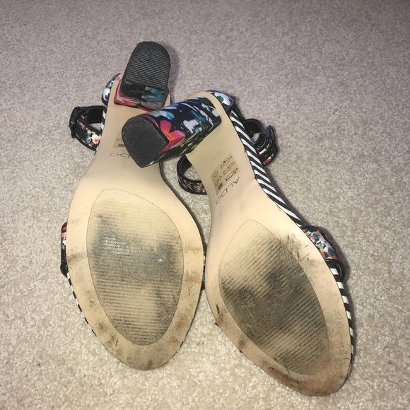 Strappy heels - Picture 4 of 5